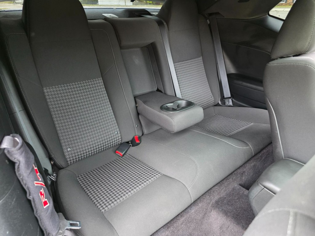 2017 Dodge Challenger Image 30