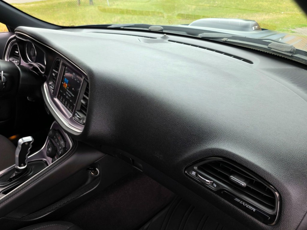 2017 Dodge Challenger Image 35