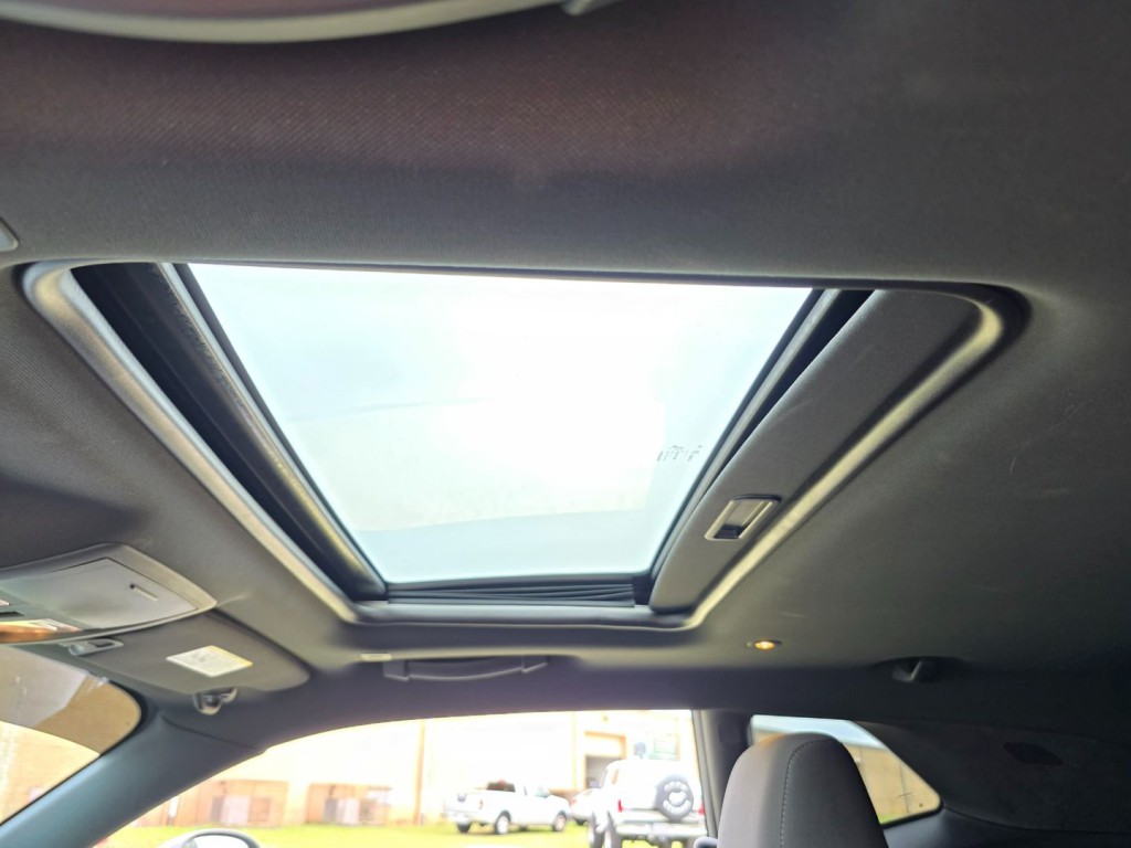 2017 Dodge Challenger Image 37