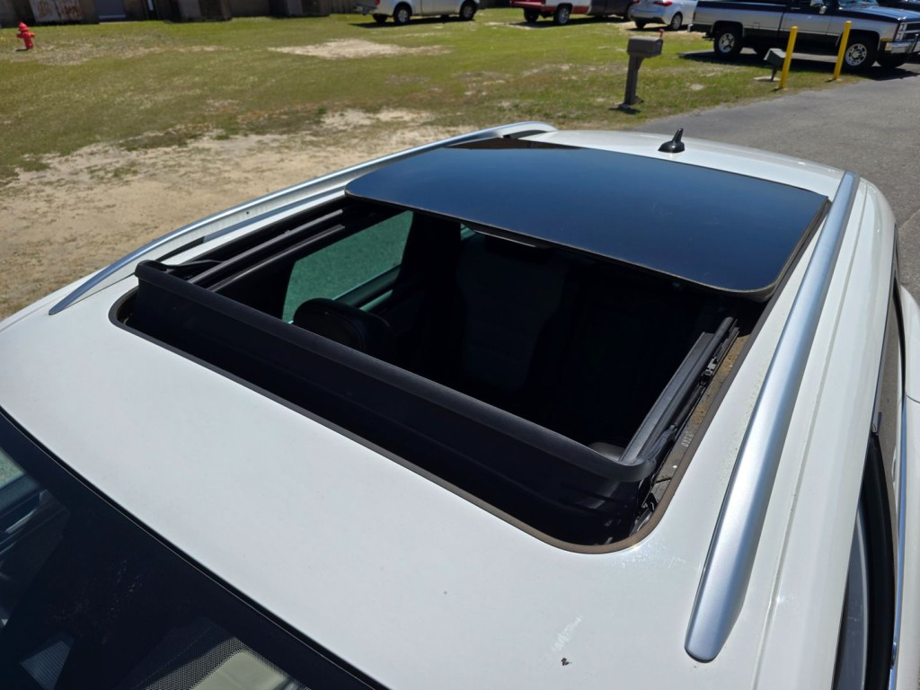 2017 Volkswagen Touareg Image 43