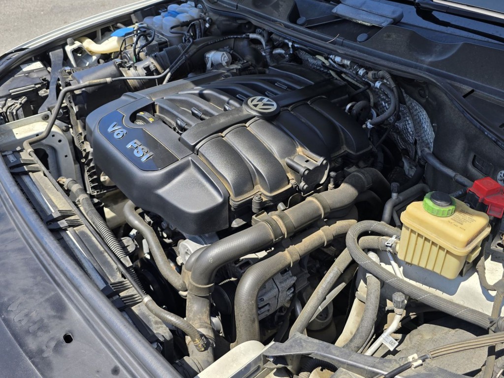 2017 Volkswagen Touareg Image 49