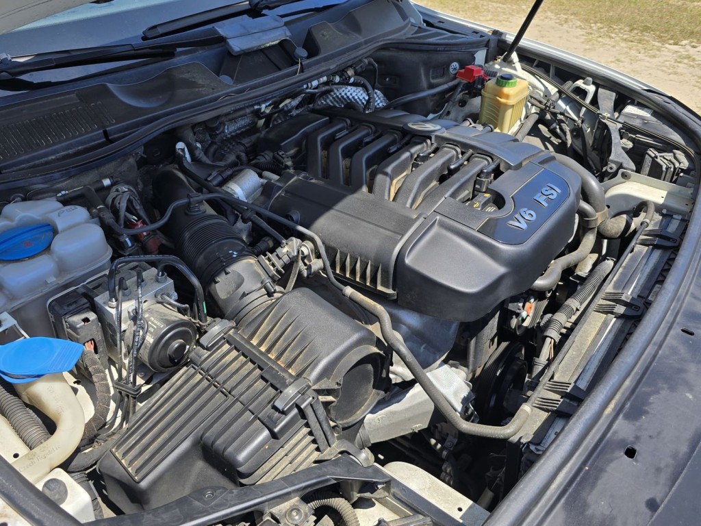 2017 Volkswagen Touareg Image 51