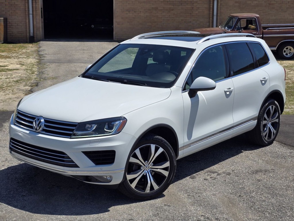2017 Volkswagen Touareg Image 59