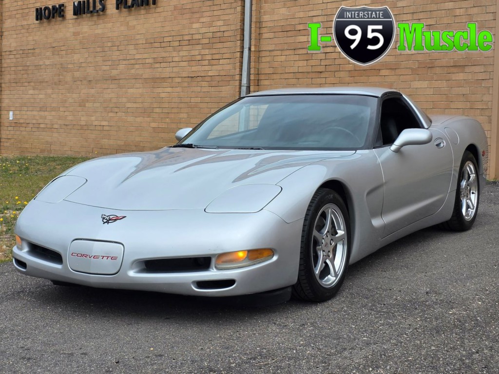 2002 Chevrolet Corvette Image 1