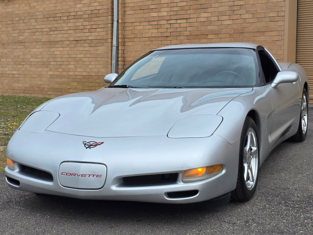 2002 Chevrolet Corvette Image 2