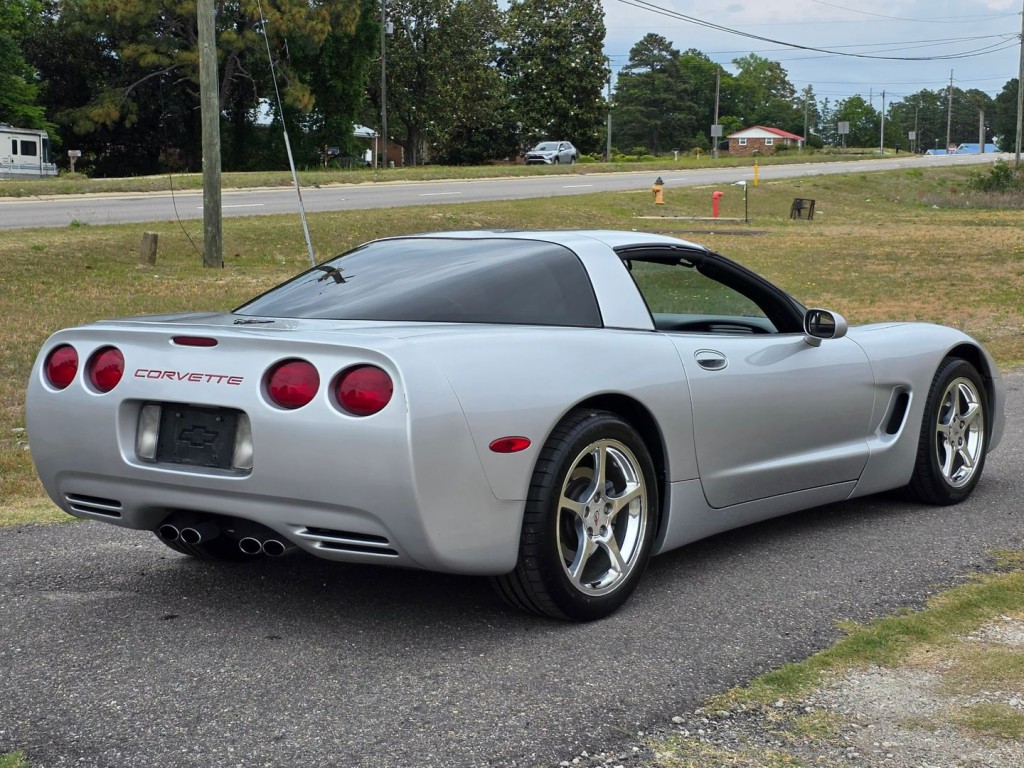 2002 Chevrolet Corvette Image 7