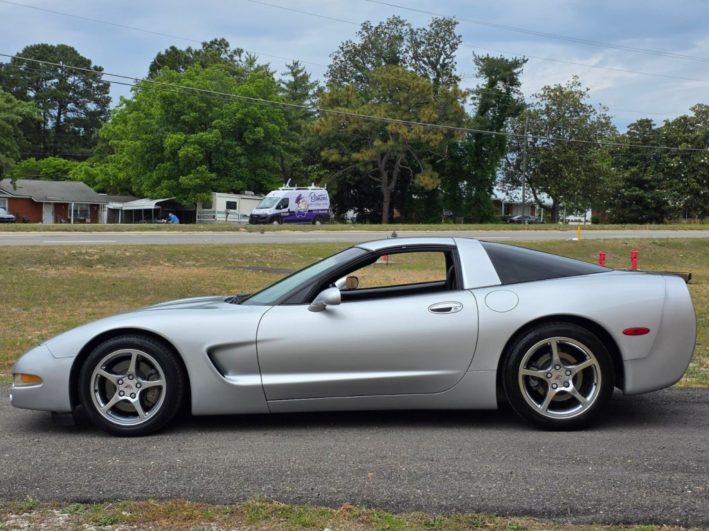2002 Chevrolet Corvette Image 12