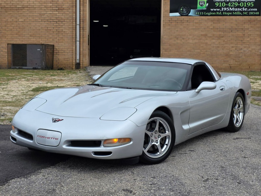2002 Chevrolet Corvette Image 13
