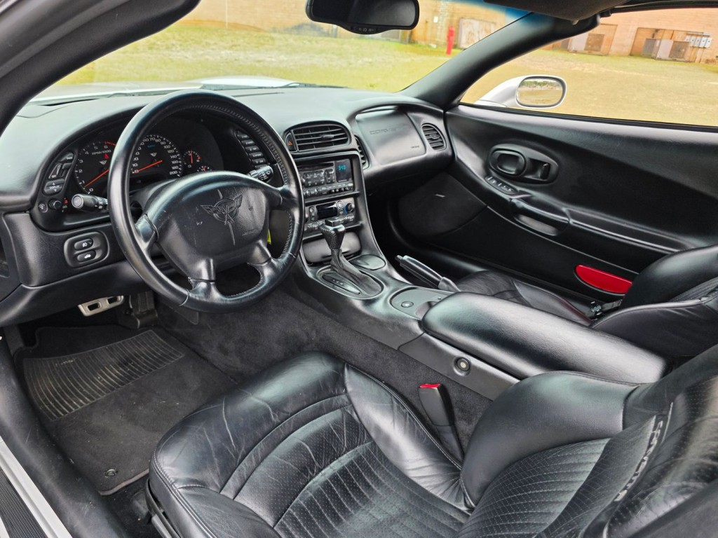 2002 Chevrolet Corvette Image 16