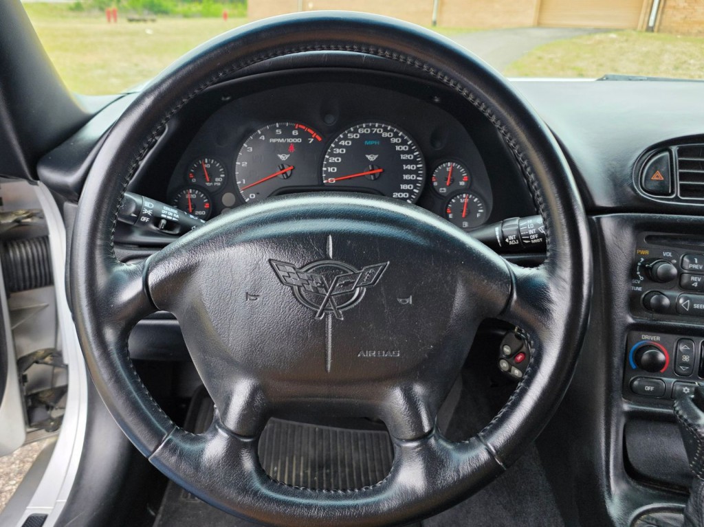 2002 Chevrolet Corvette Image 18