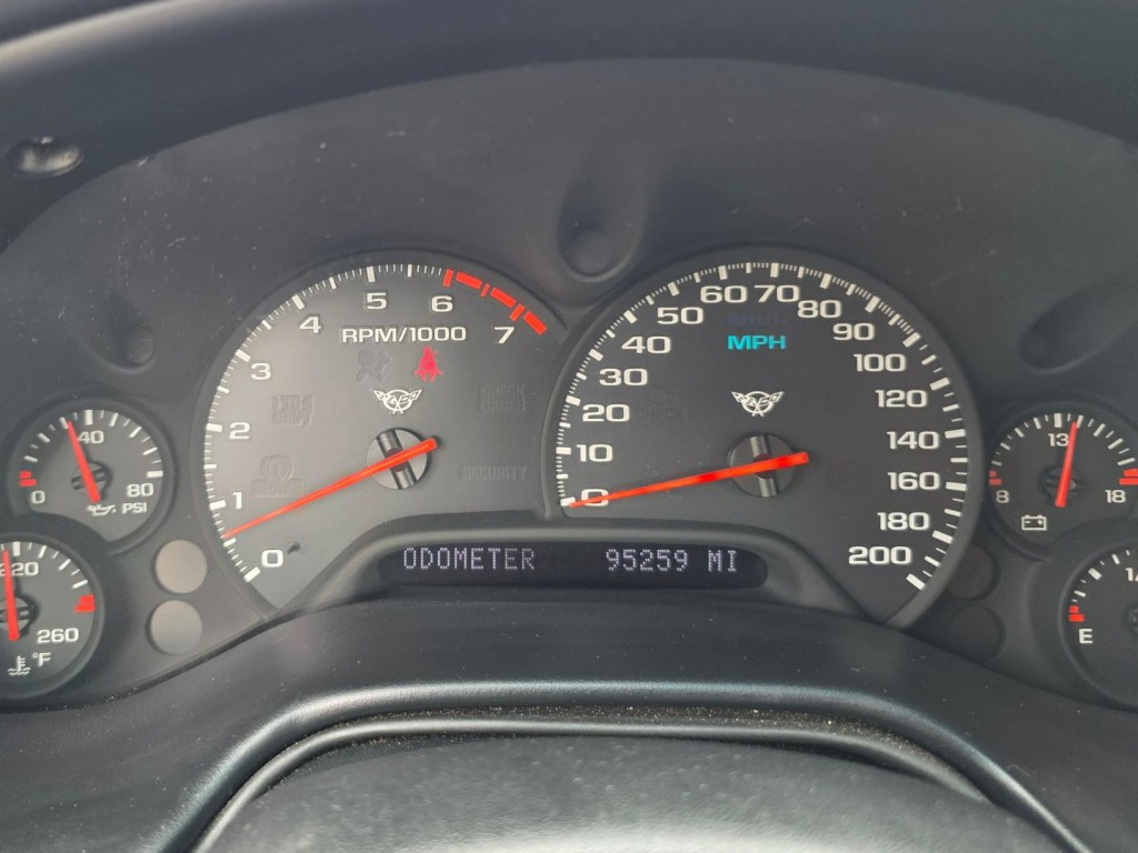 2002 Chevrolet Corvette Image 19
