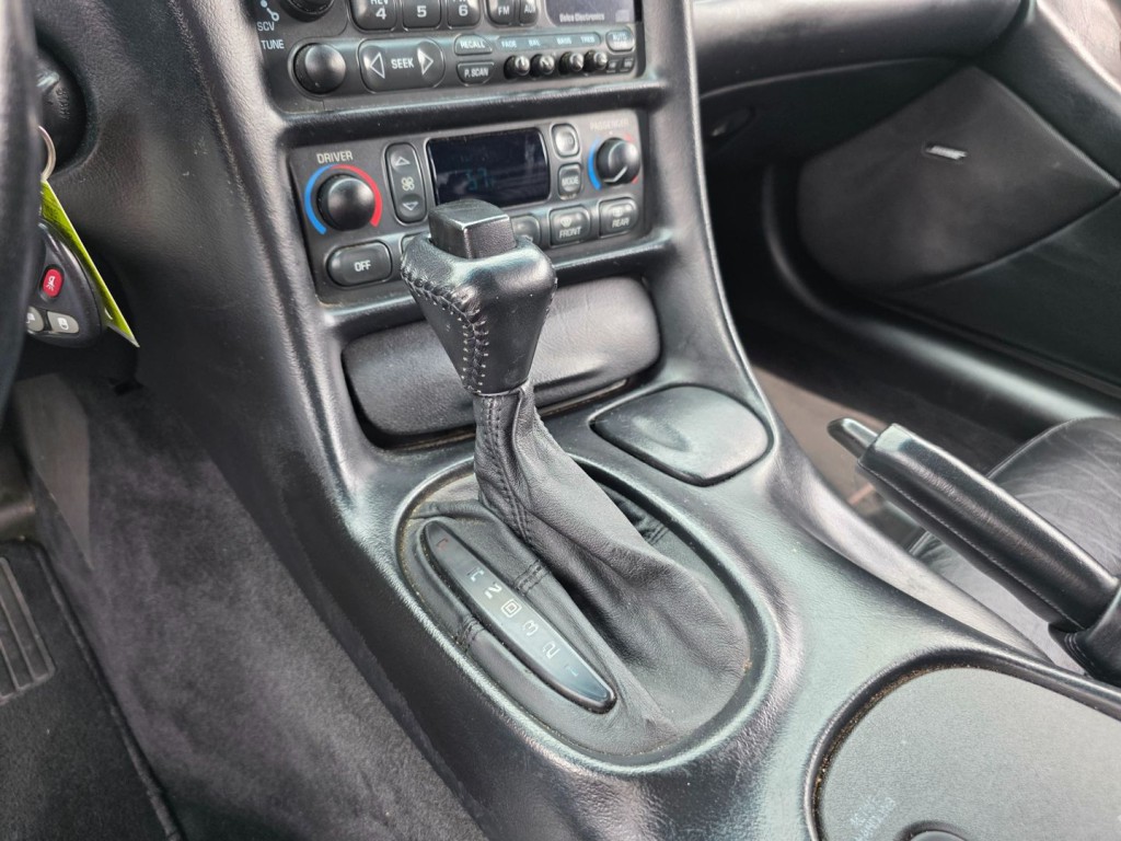2002 Chevrolet Corvette Image 21