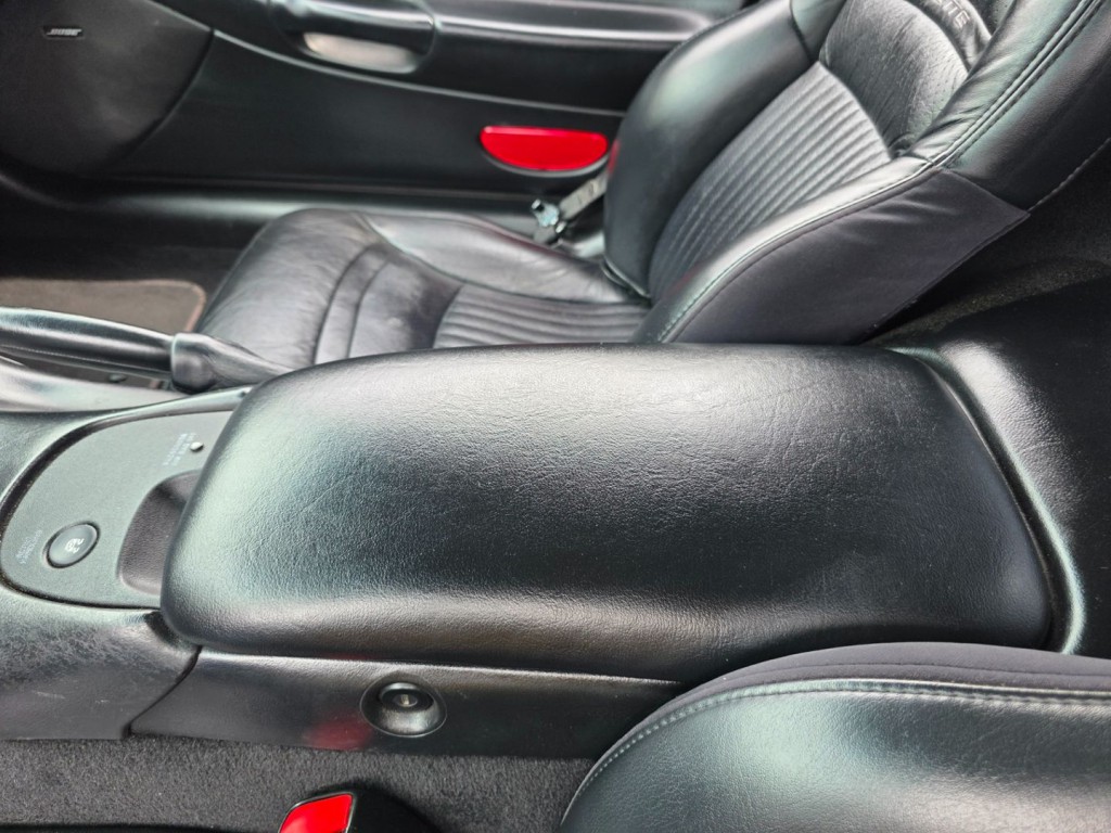 2002 Chevrolet Corvette Image 24