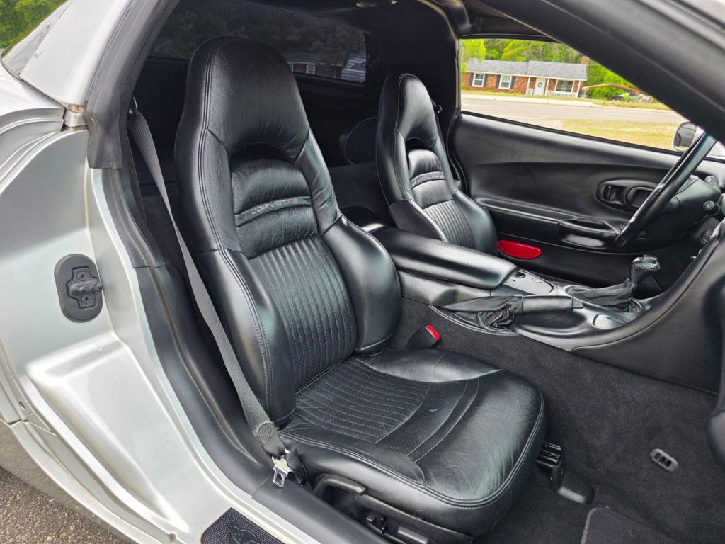2002 Chevrolet Corvette Image 29