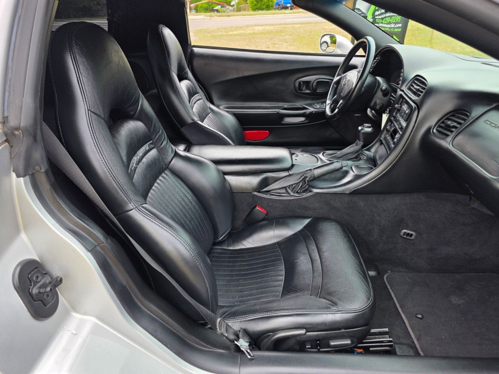 2002 Chevrolet Corvette Image 30