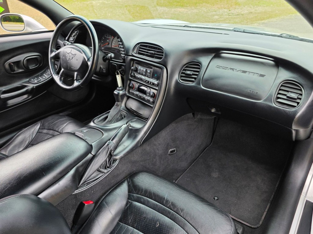 2002 Chevrolet Corvette Image 31