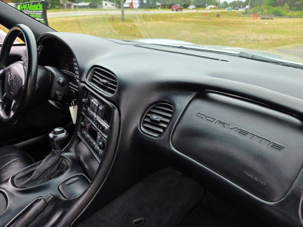 2002 Chevrolet Corvette Image 33