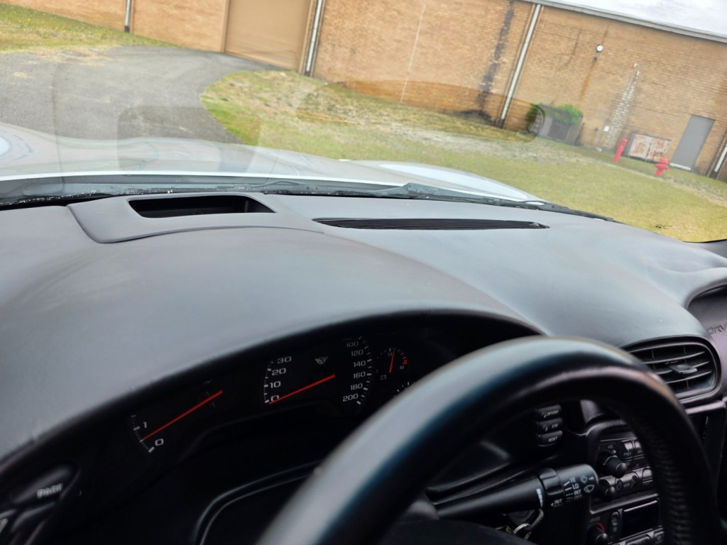 2002 Chevrolet Corvette Image 34