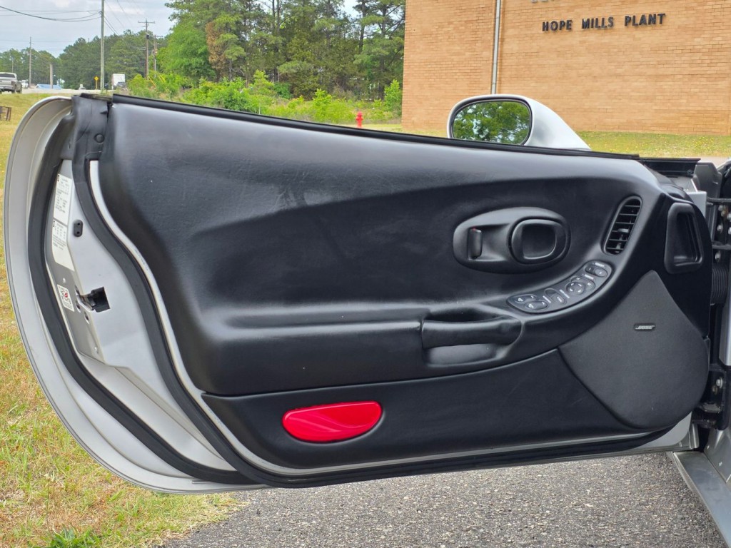2002 Chevrolet Corvette Image 37