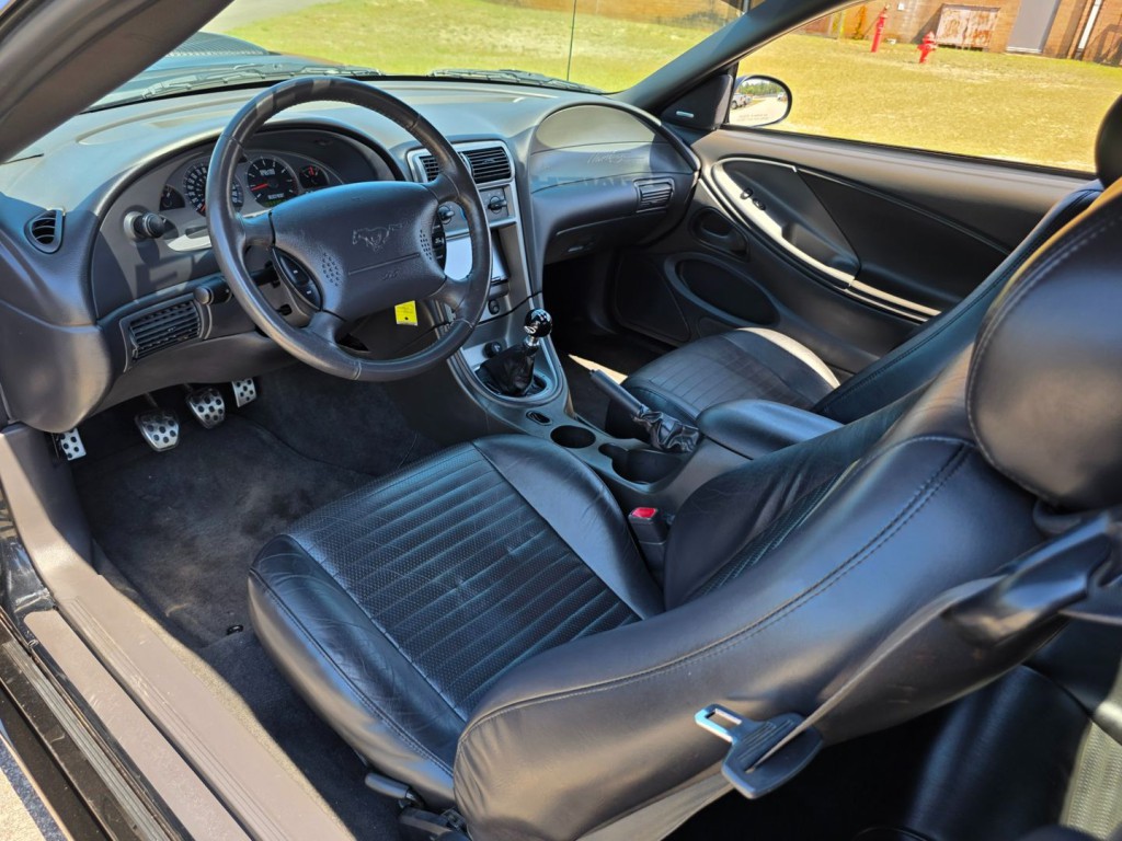 2003 Ford Mustang Image 16
