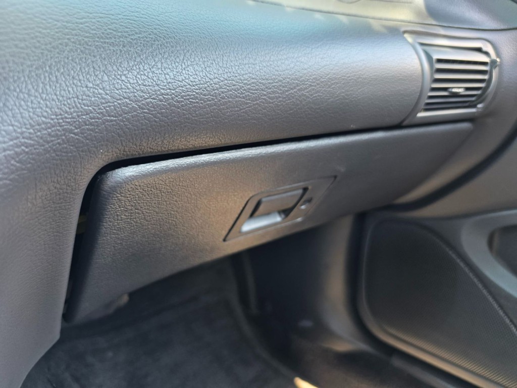 2003 Ford Mustang Image 22