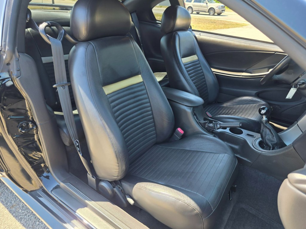 2003 Ford Mustang Image 30