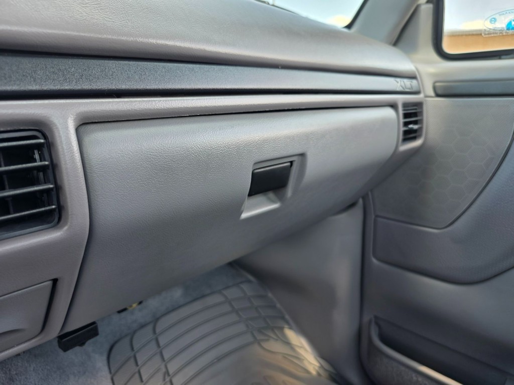 1996 Ford F-150 Image 21