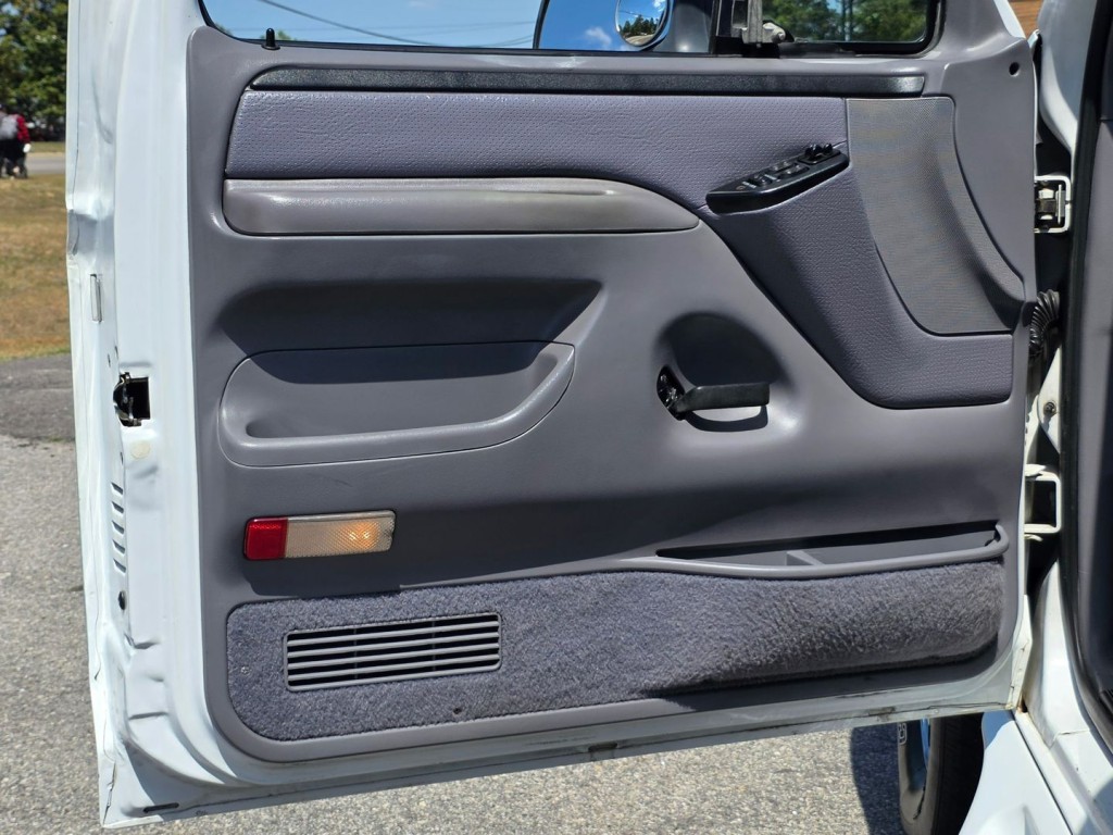 1996 Ford F-150 Image 35