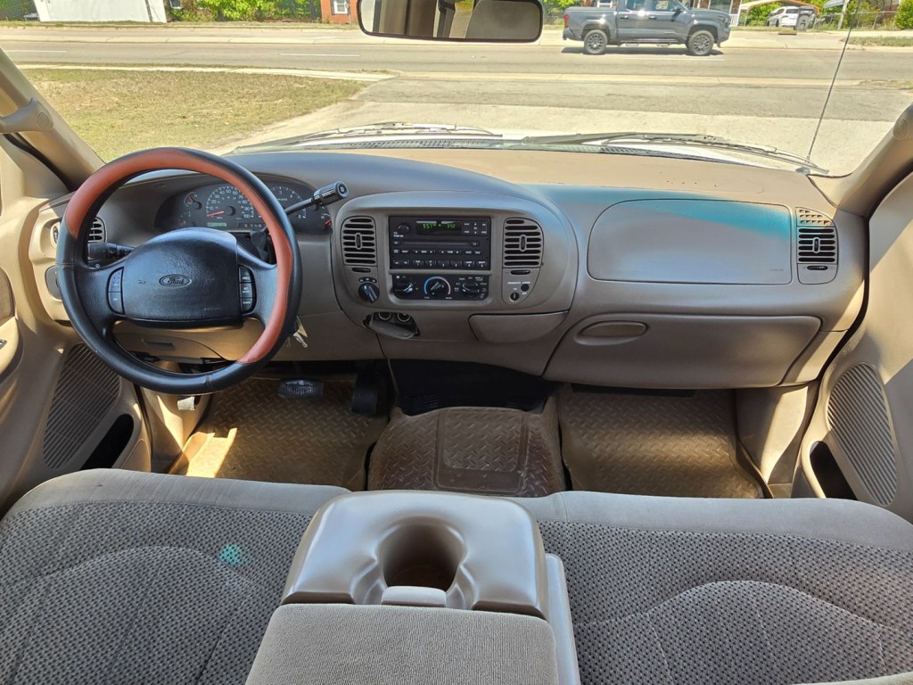 2000 Ford F-150 Image 32