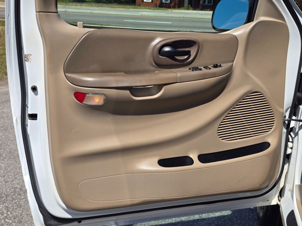 2000 Ford F-150 Image 33