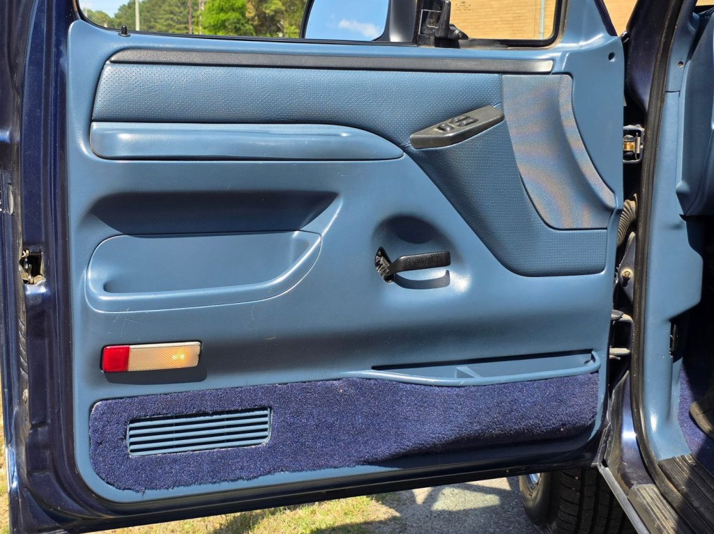 1995 Ford F-150 Image 37