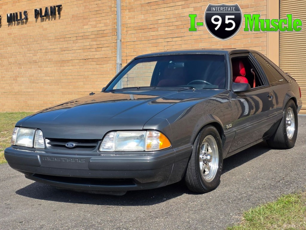 1989 Ford Mustang Image 1
