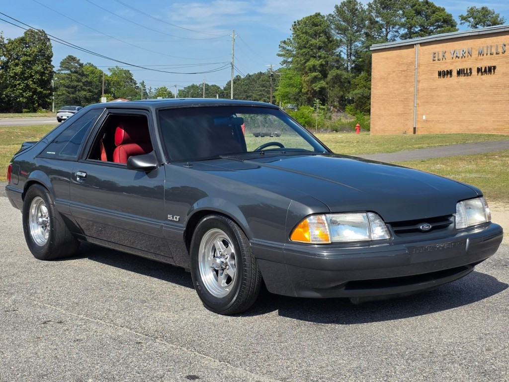 1989 Ford Mustang Image 5