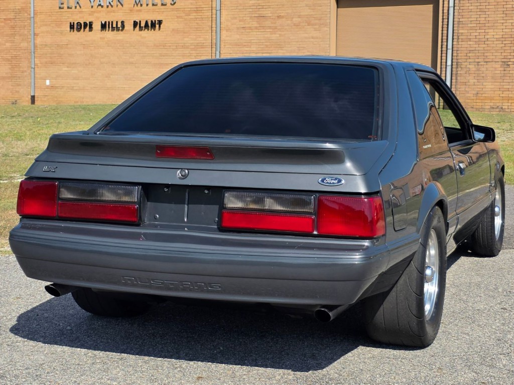 1989 Ford Mustang Image 8