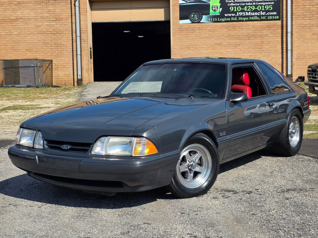 1989 Ford Mustang Image 13