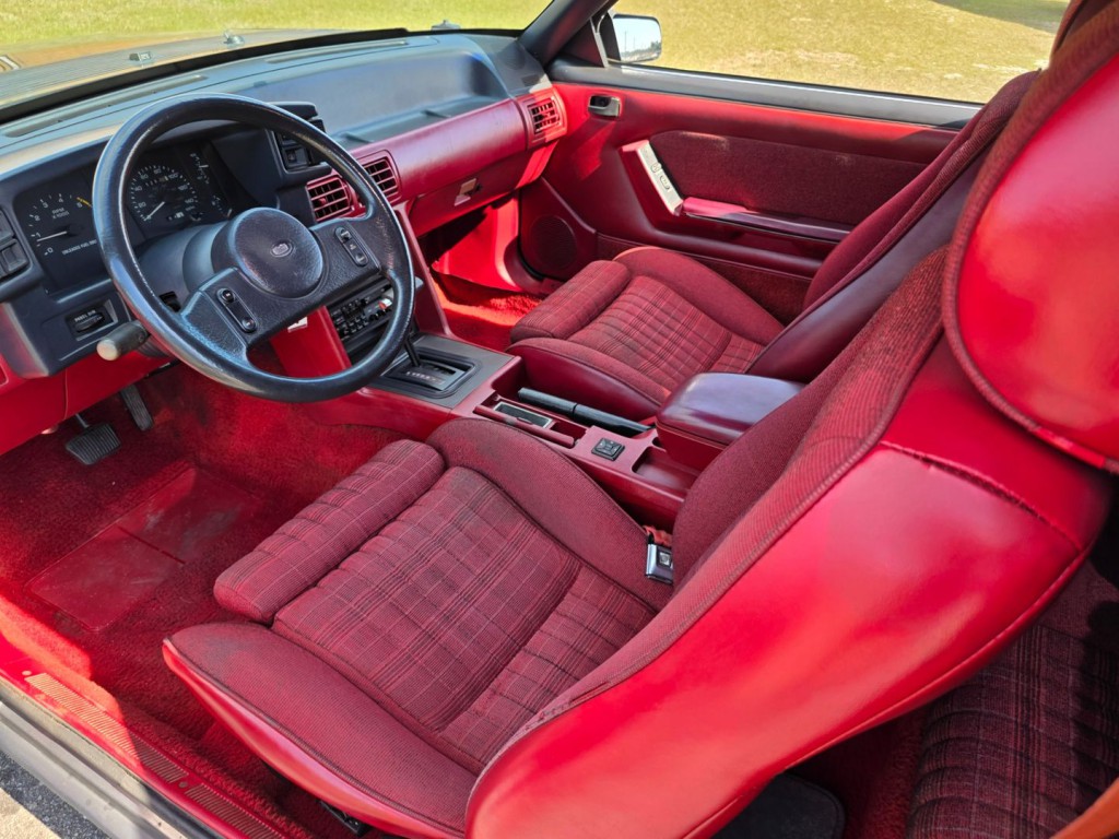 1989 Ford Mustang Image 16
