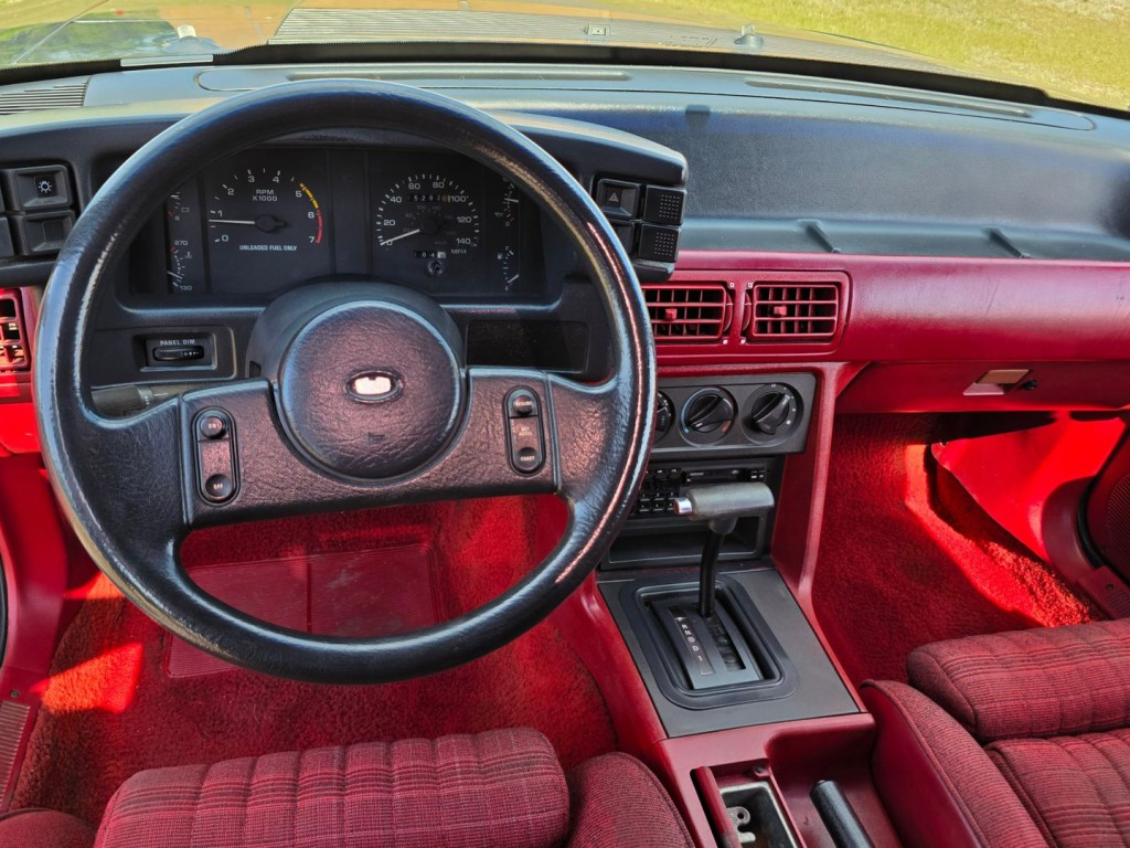 1989 Ford Mustang Image 17