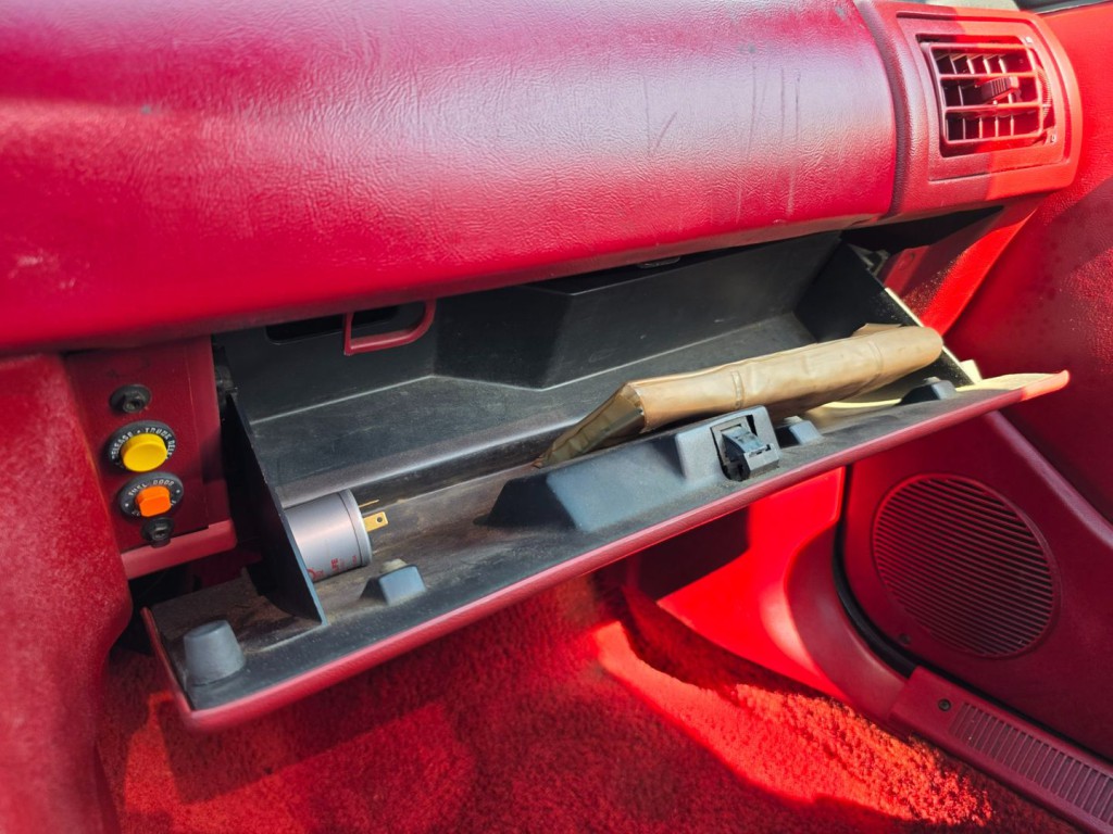 1989 Ford Mustang Image 24