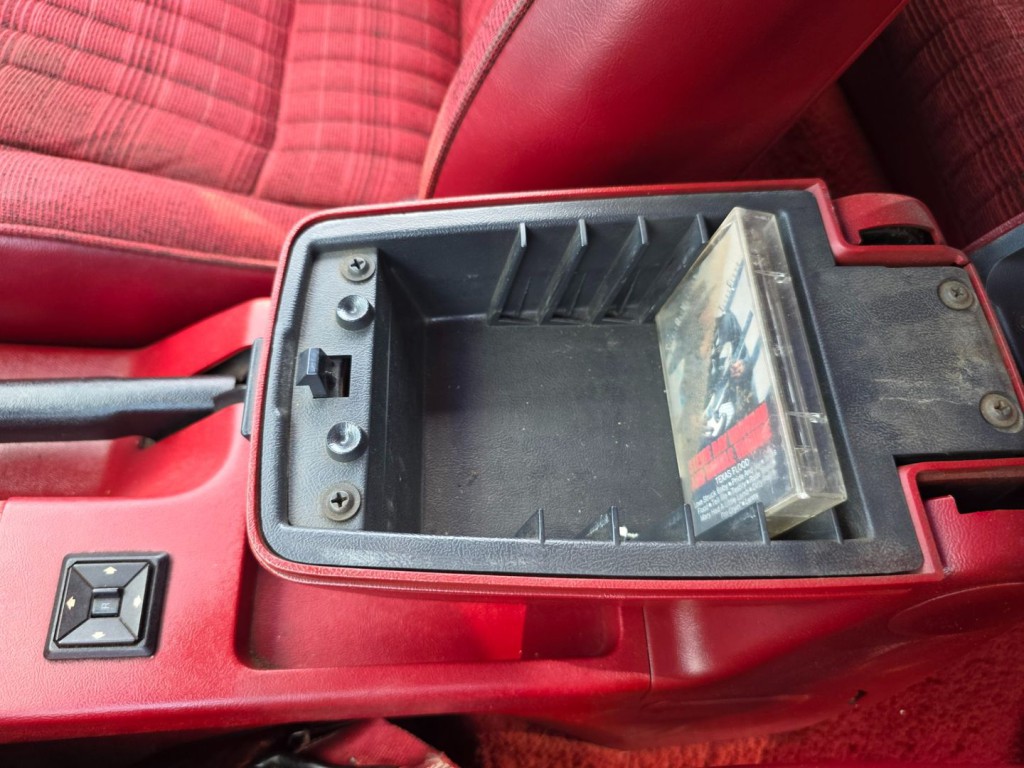 1989 Ford Mustang Image 26