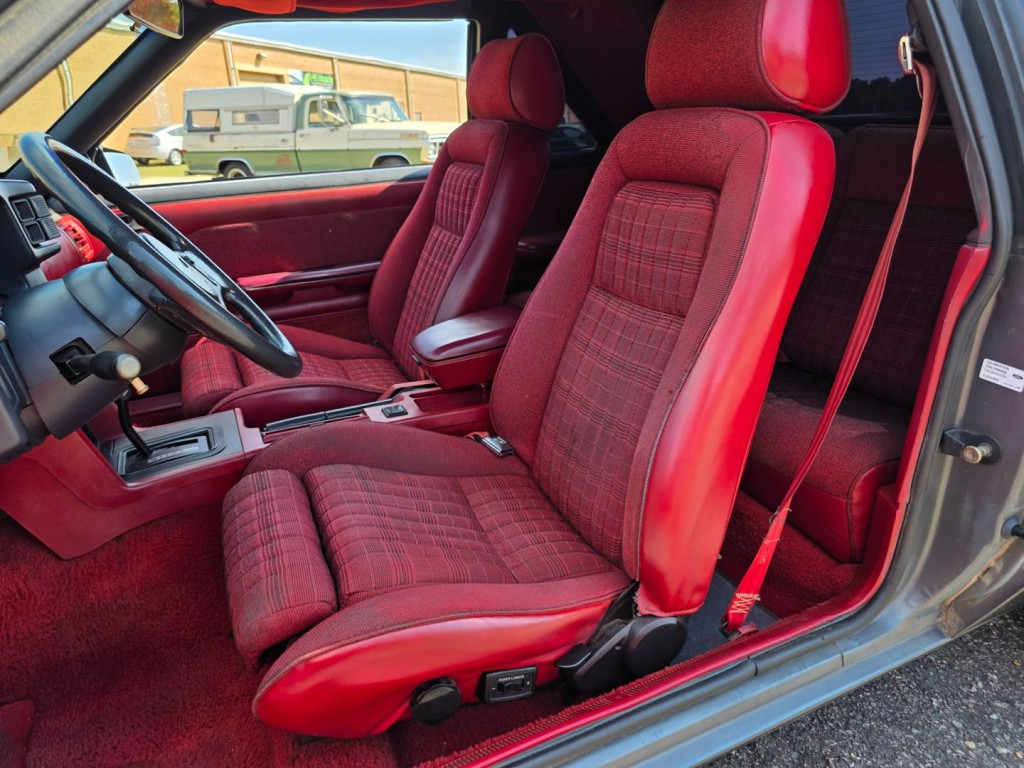 1989 Ford Mustang Image 27