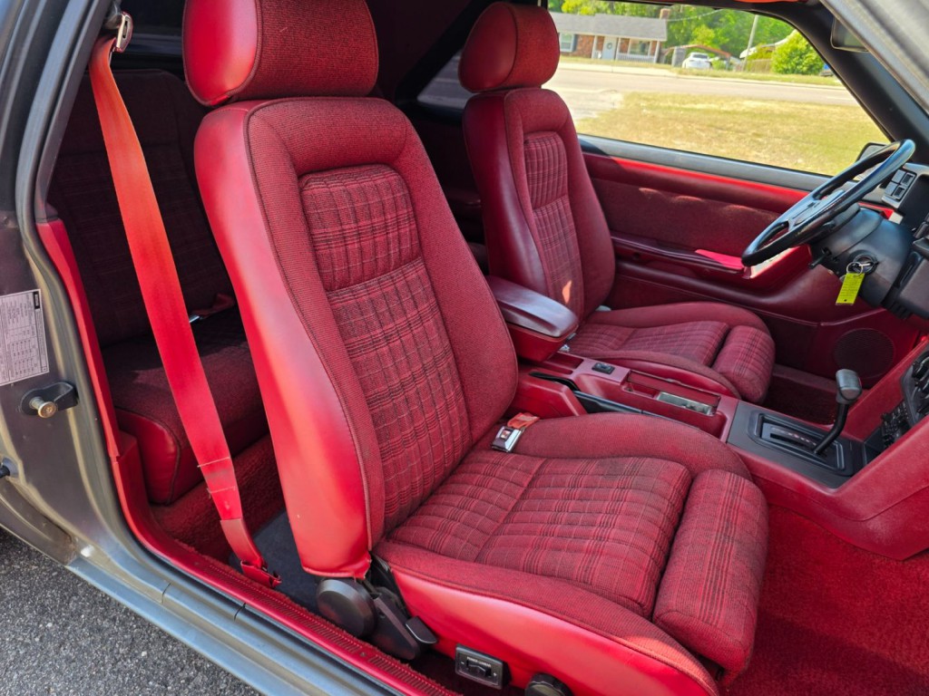 1989 Ford Mustang Image 30