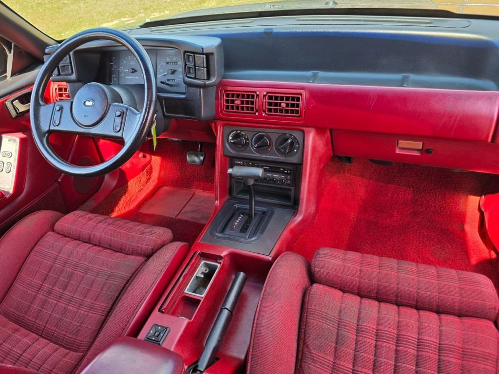 1989 Ford Mustang Image 33