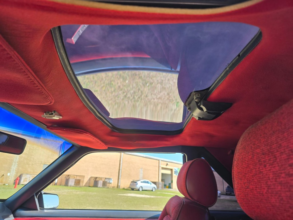 1989 Ford Mustang Image 36