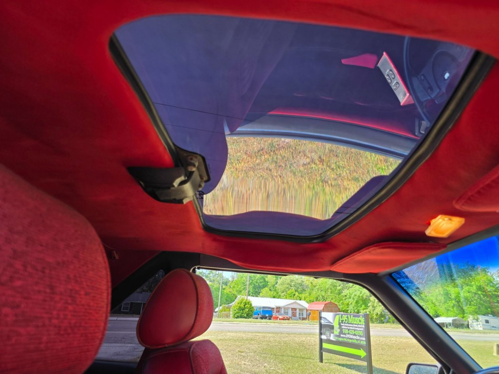 1989 Ford Mustang Image 37