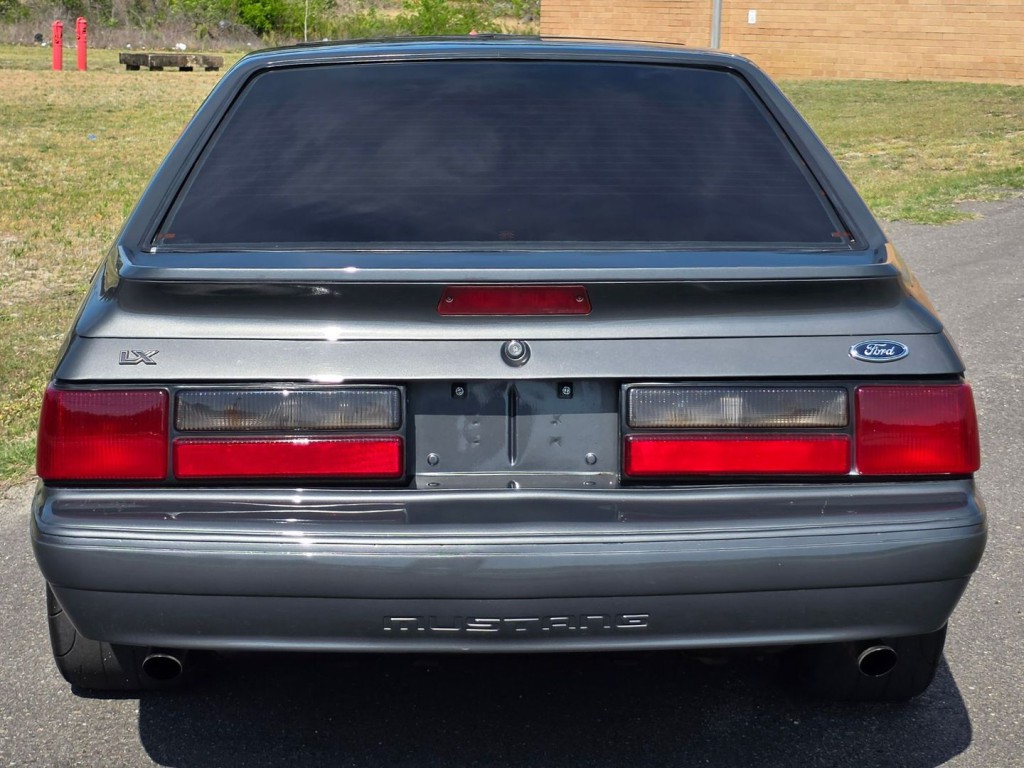 1989 Ford Mustang Image 45