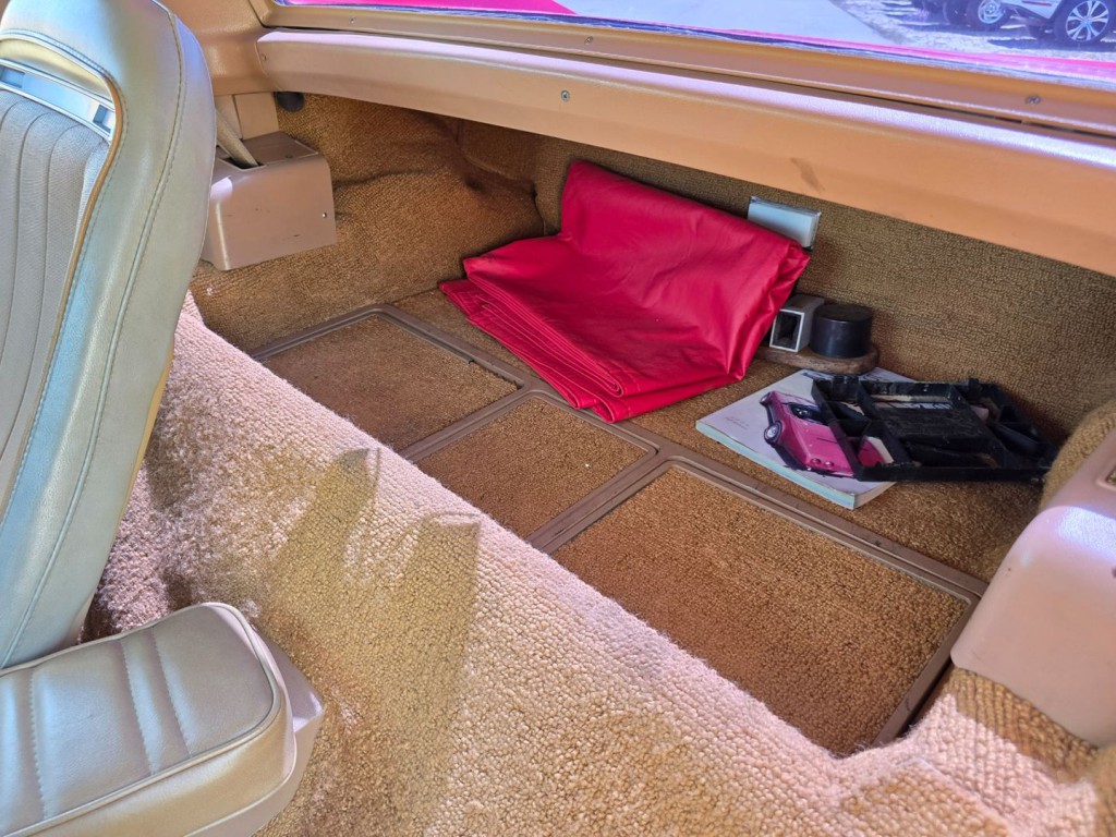 1974 Chevrolet Corvette Image 25