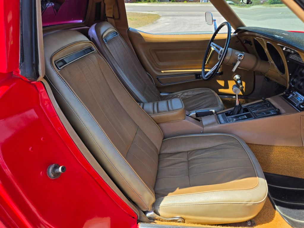 1974 Chevrolet Corvette Image 28