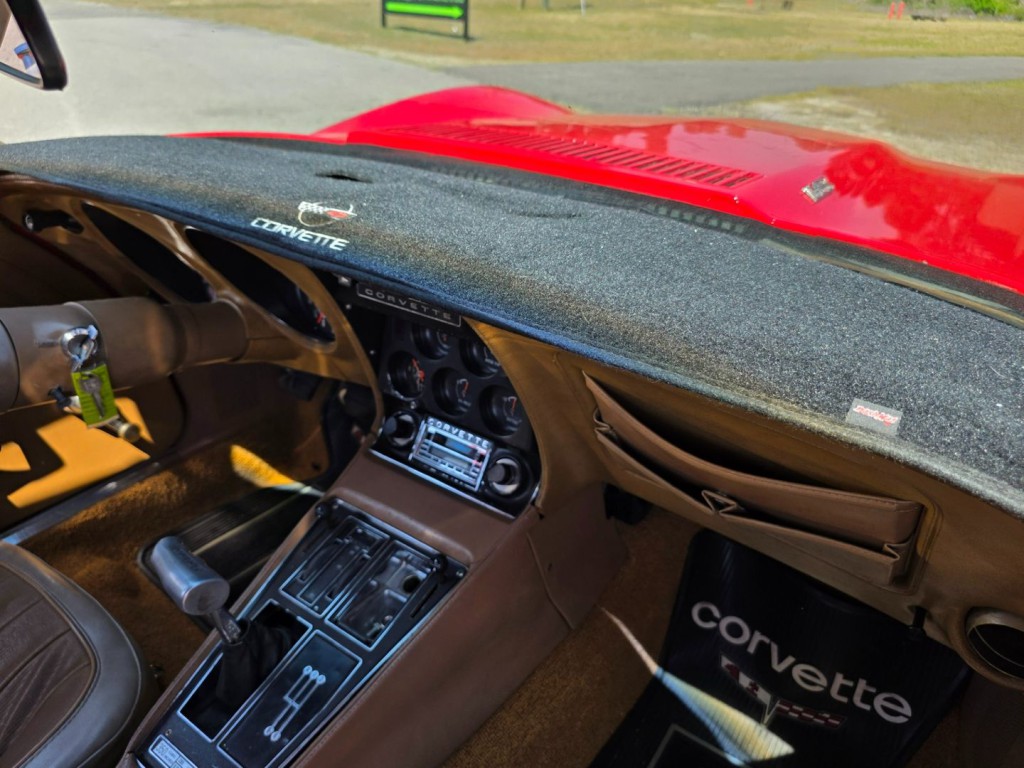 1974 Chevrolet Corvette Image 31