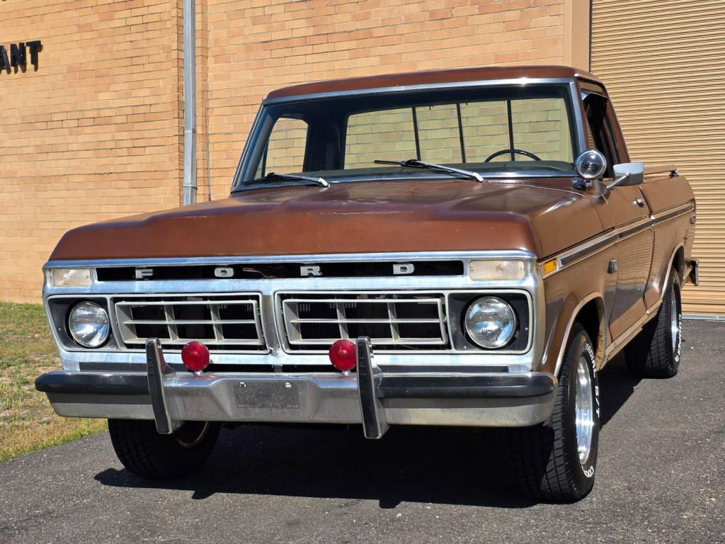 1976 Ford F-100 Image 2