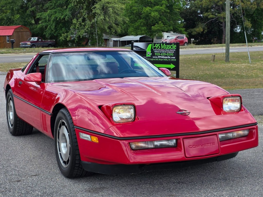 1985 Chevrolet Corvette Image 4